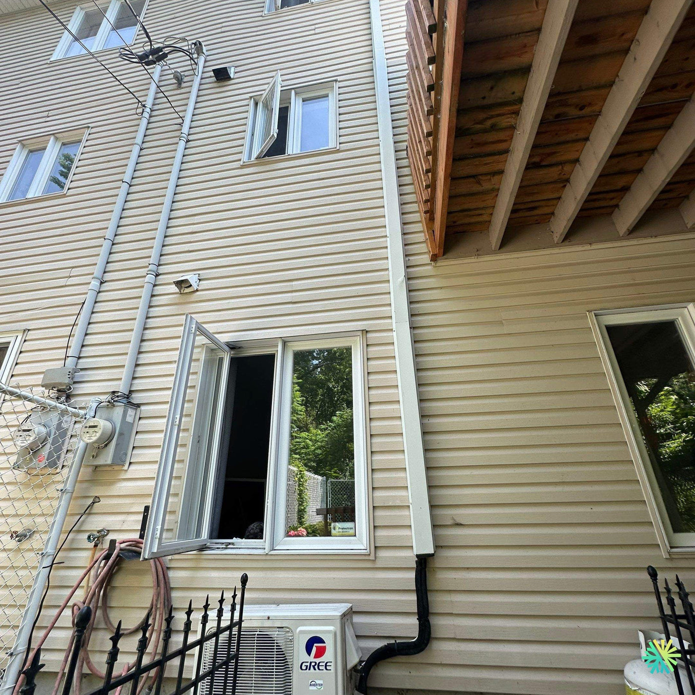 Réparation d’une thermopompe murale Gree à Rosemont–La Petite-Patrie