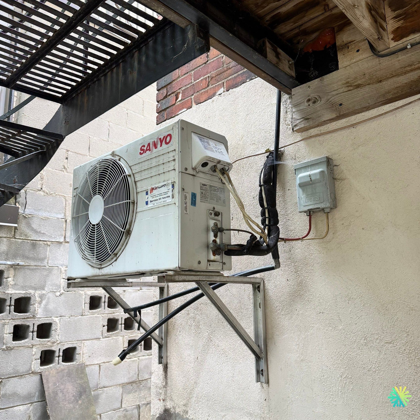 Nettoyage d’une thermopompe murale Sanyo à Verdun