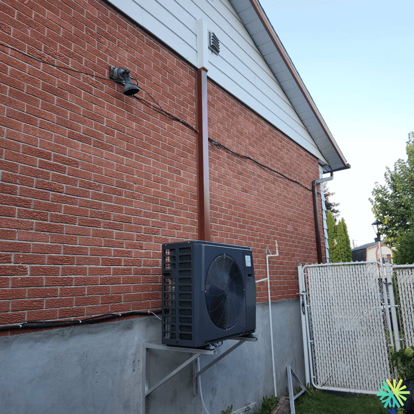 Installation d’une thermopompe centrale Midea à Saint-Léonard