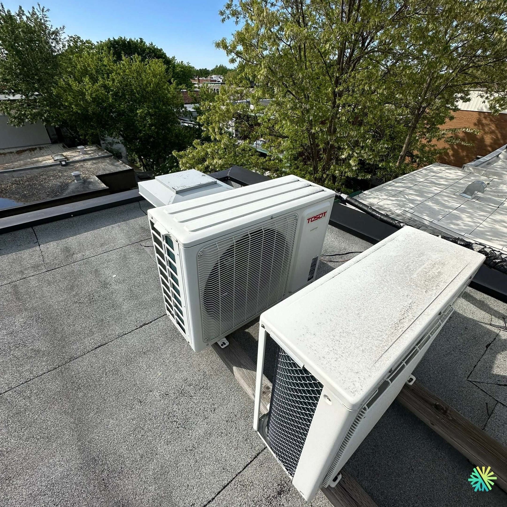 Réparation d’une thermopompe murale Tosot à Côte-des-Neiges