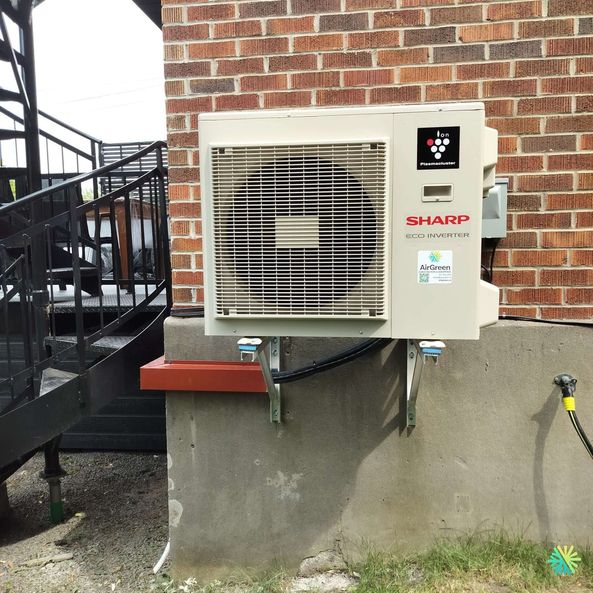 Installation d’une thermopompe murale Sharp Eco Inverter à Chomedey, Laval