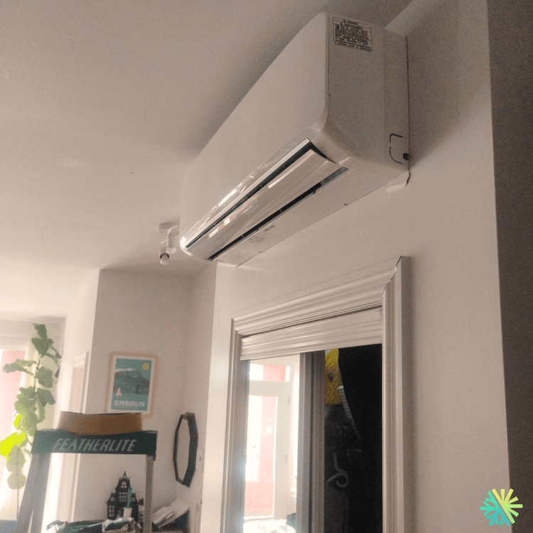 Installation d’une thermopompe murale Zephyr à Ville-Marie (Montréal)