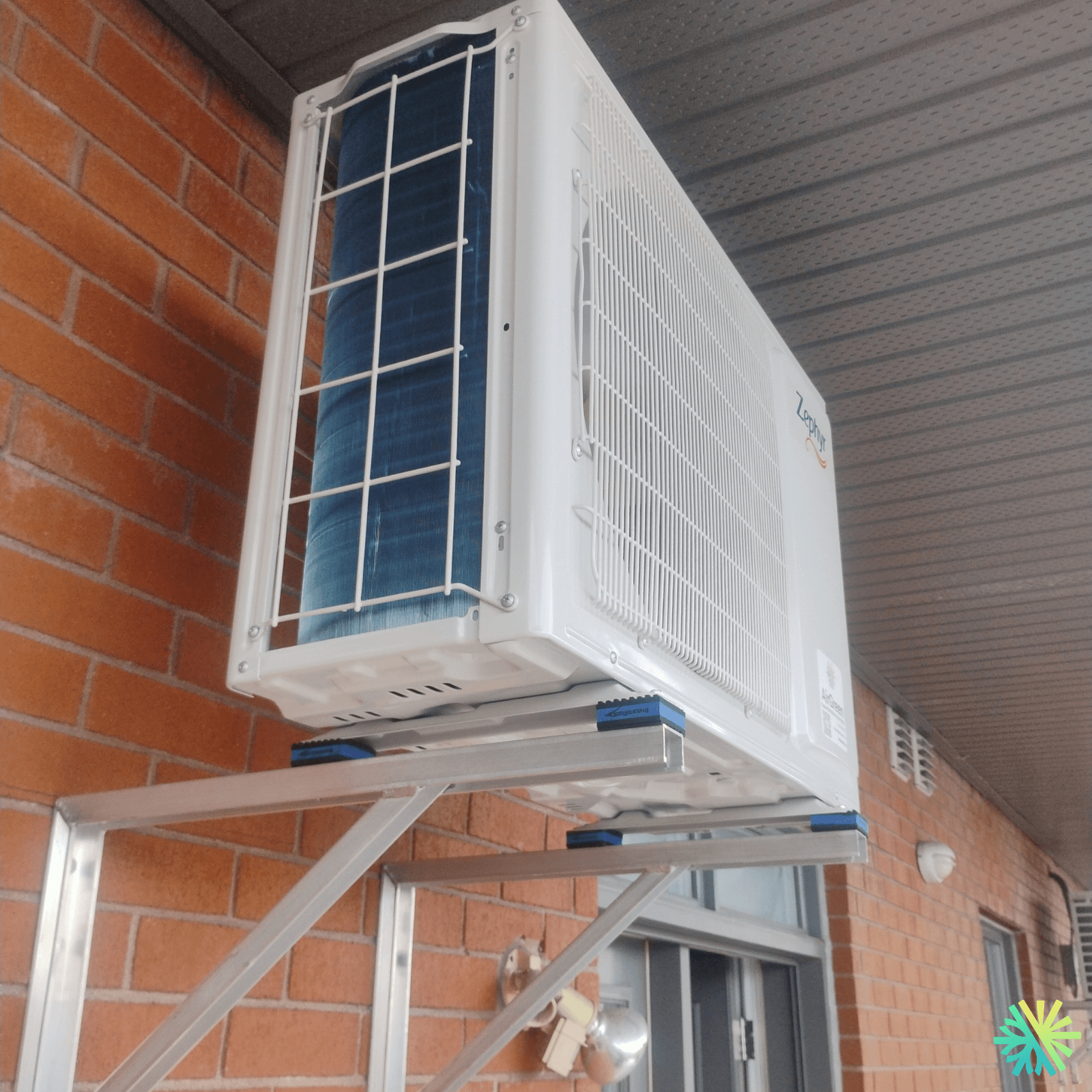 Installation d’une thermopompe murale Zephyr à Rosemont–La Petite-Patrie (Montréal)