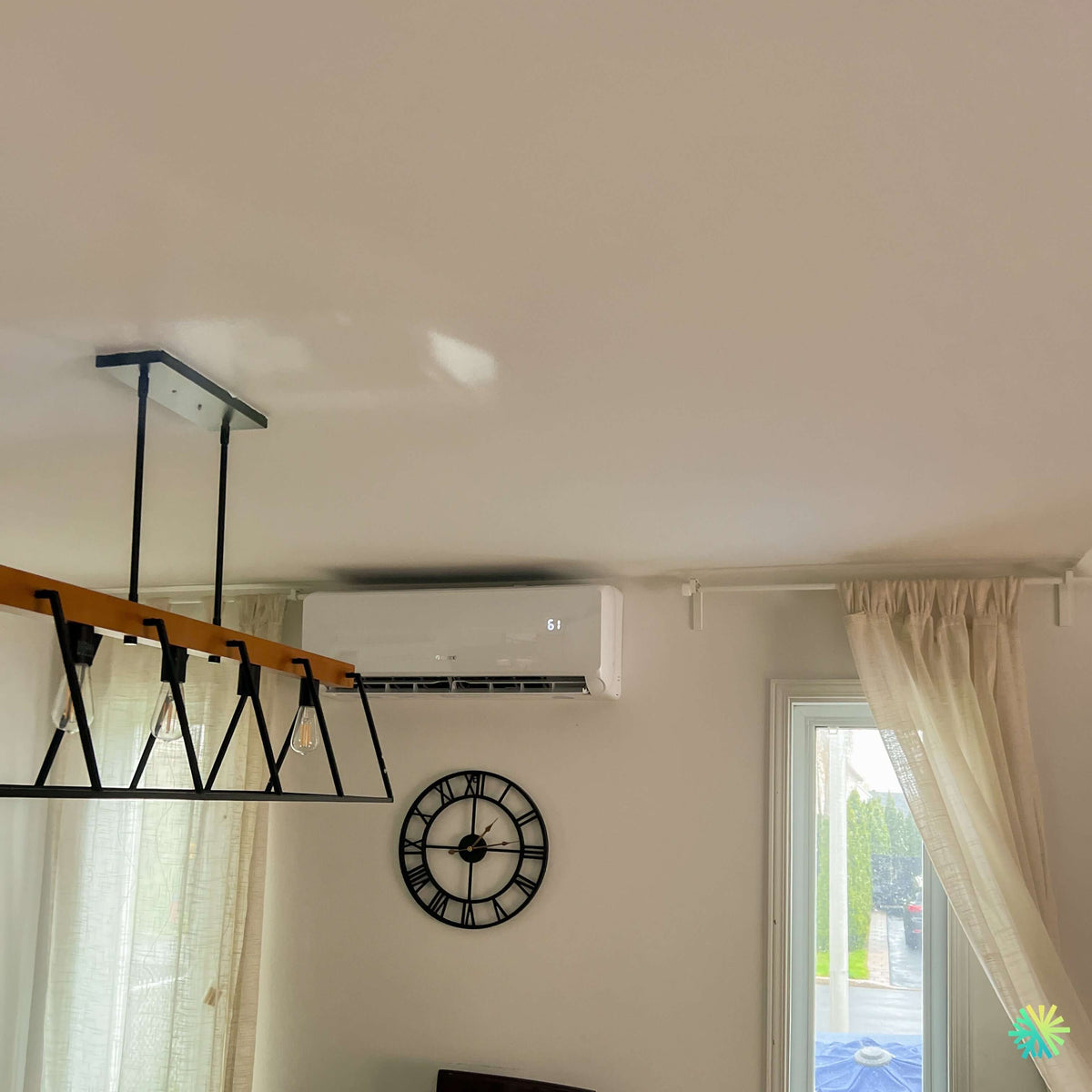 Installation d'une thermopompe multizone GREE FreeMatch R32 à 5 têtes aux Cèdres, dans Vaudreuil-Soulanges