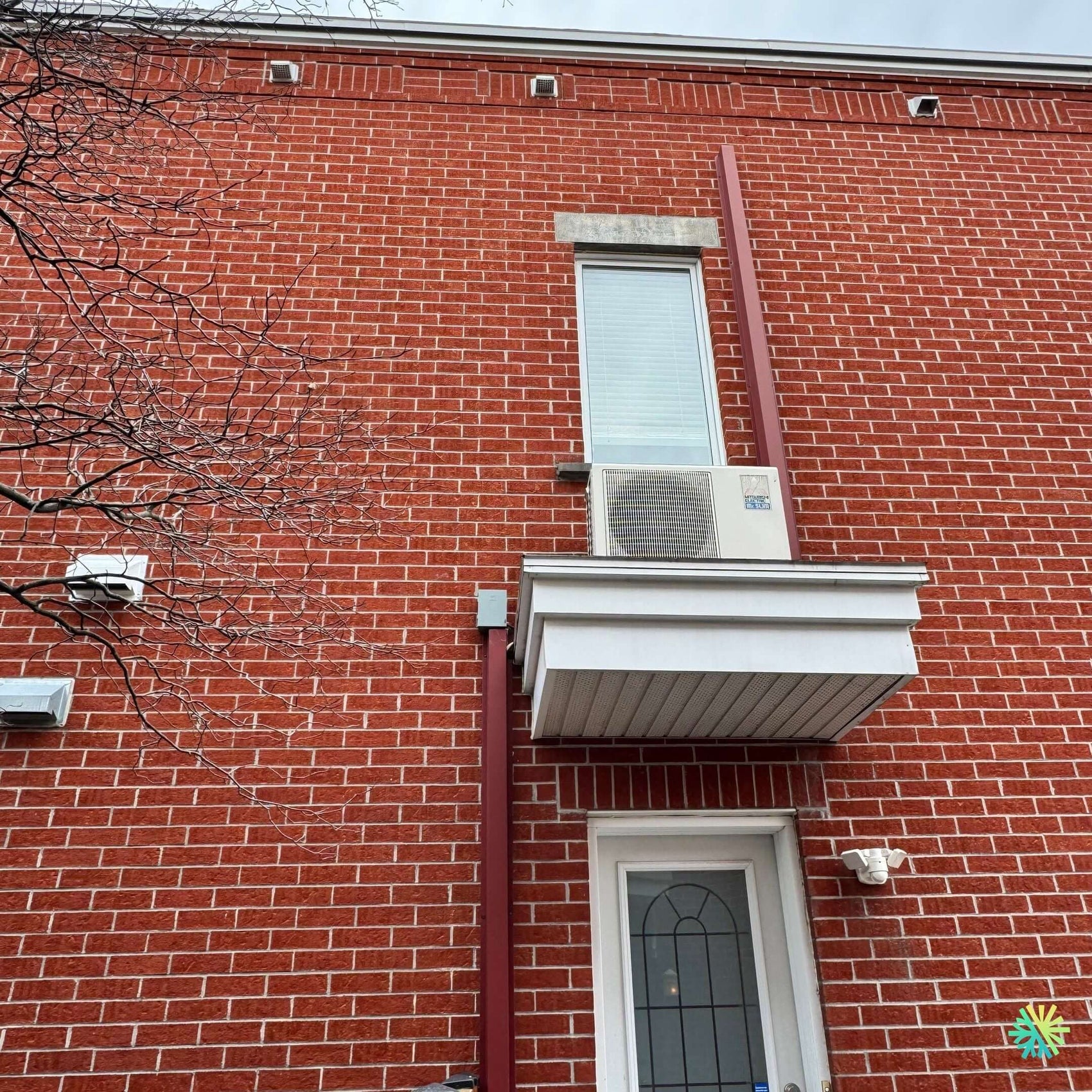 Réparation d’un climatiseur mural Midea à Rosemont–La Petite-Patrie