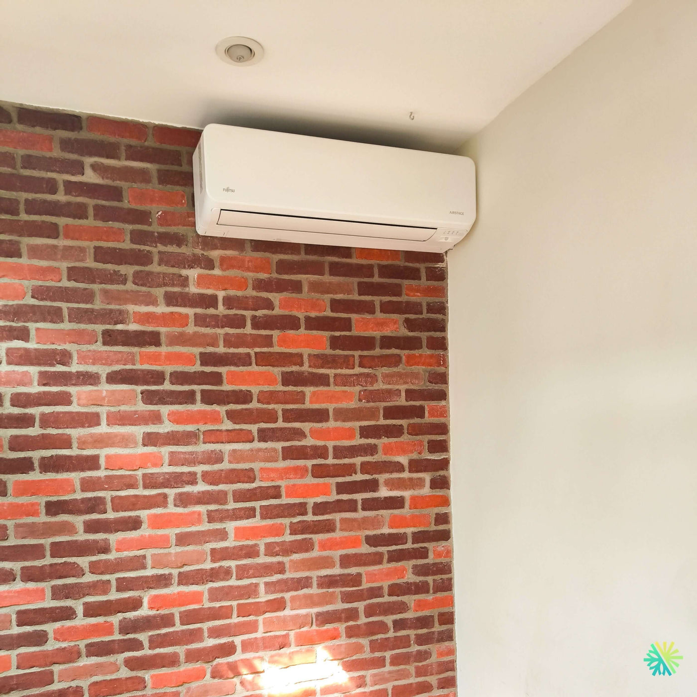 Installation d’une thermopompe murale FUJITSU ORION XLTH 15 000 BTU à Saint-Constant sur la Rive Sud