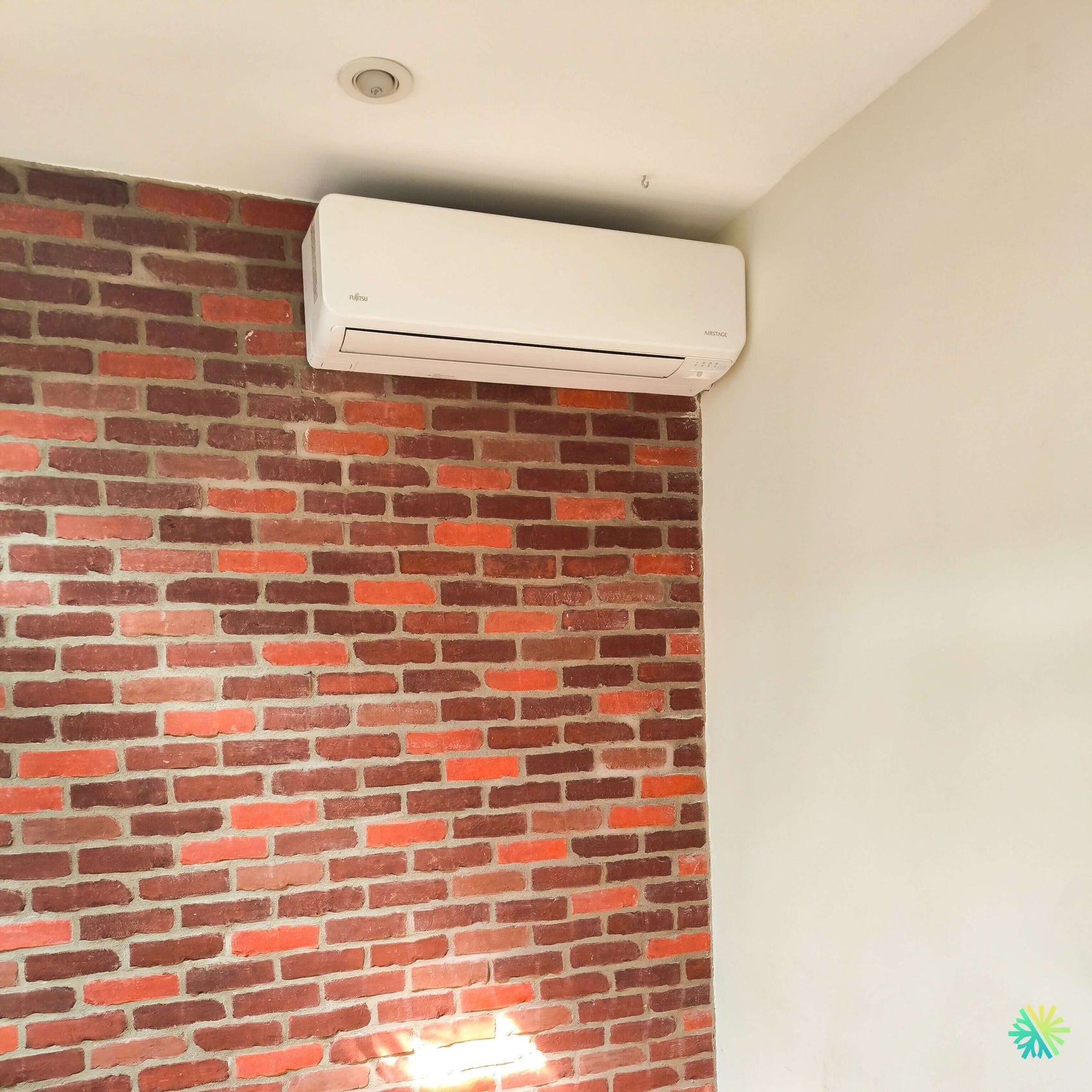 Installation d’une thermopompe murale FUJITSU ORION XLTH 15 000 BTU à Saint-Constant sur la Rive Sud