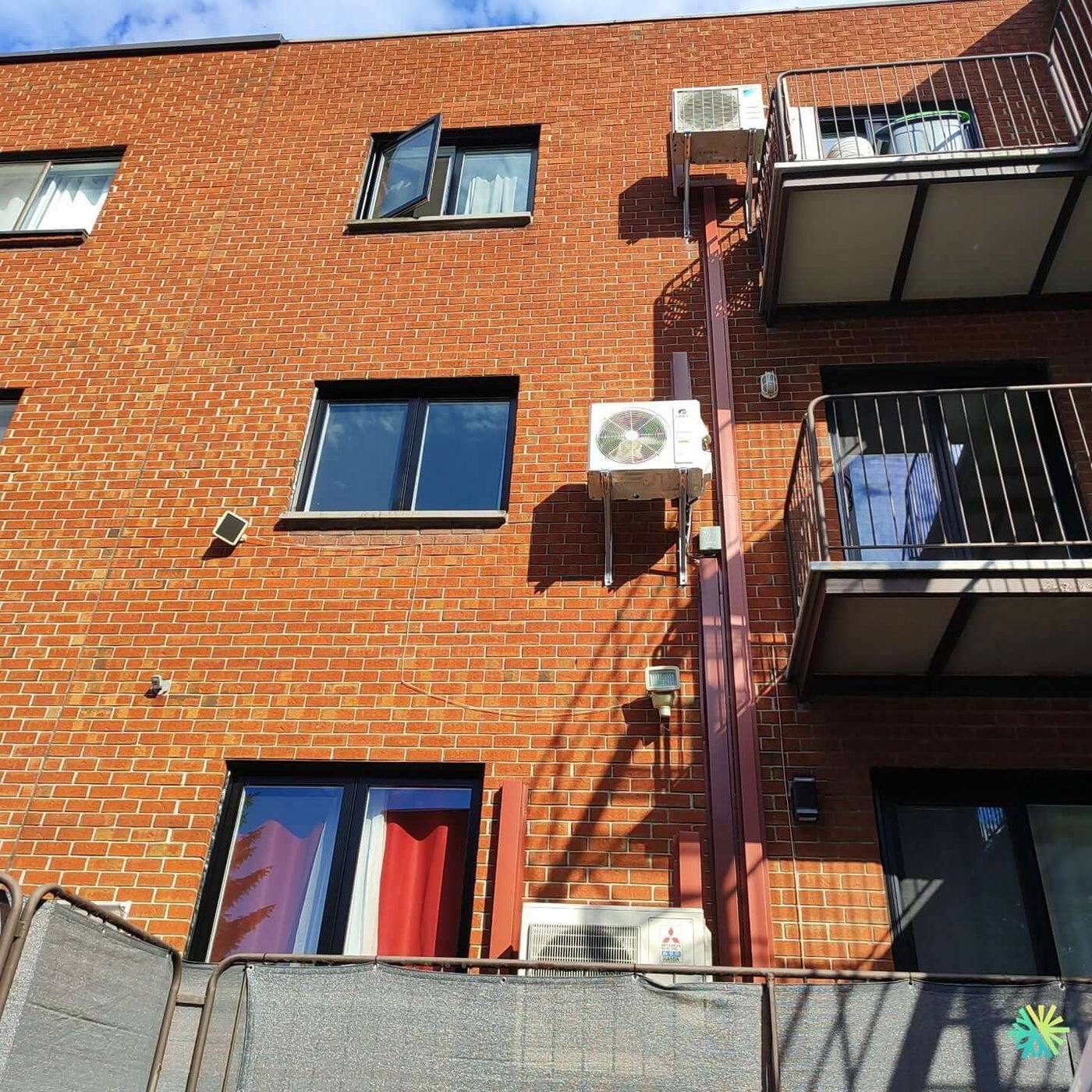 Installation d’une Gree Livo R32 thermopompe murale à Rosemont–La Petite-Patrie