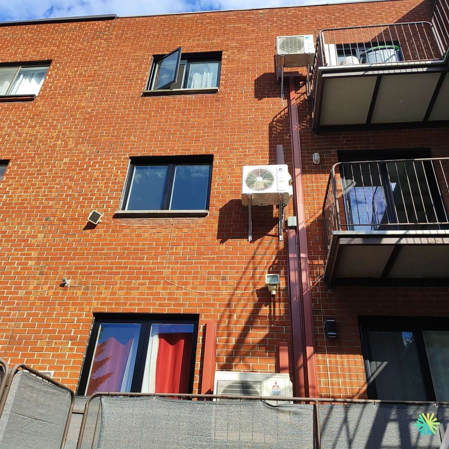 Installation d’une Gree Livo R32 thermopompe murale à Rosemont–La Petite-Patrie