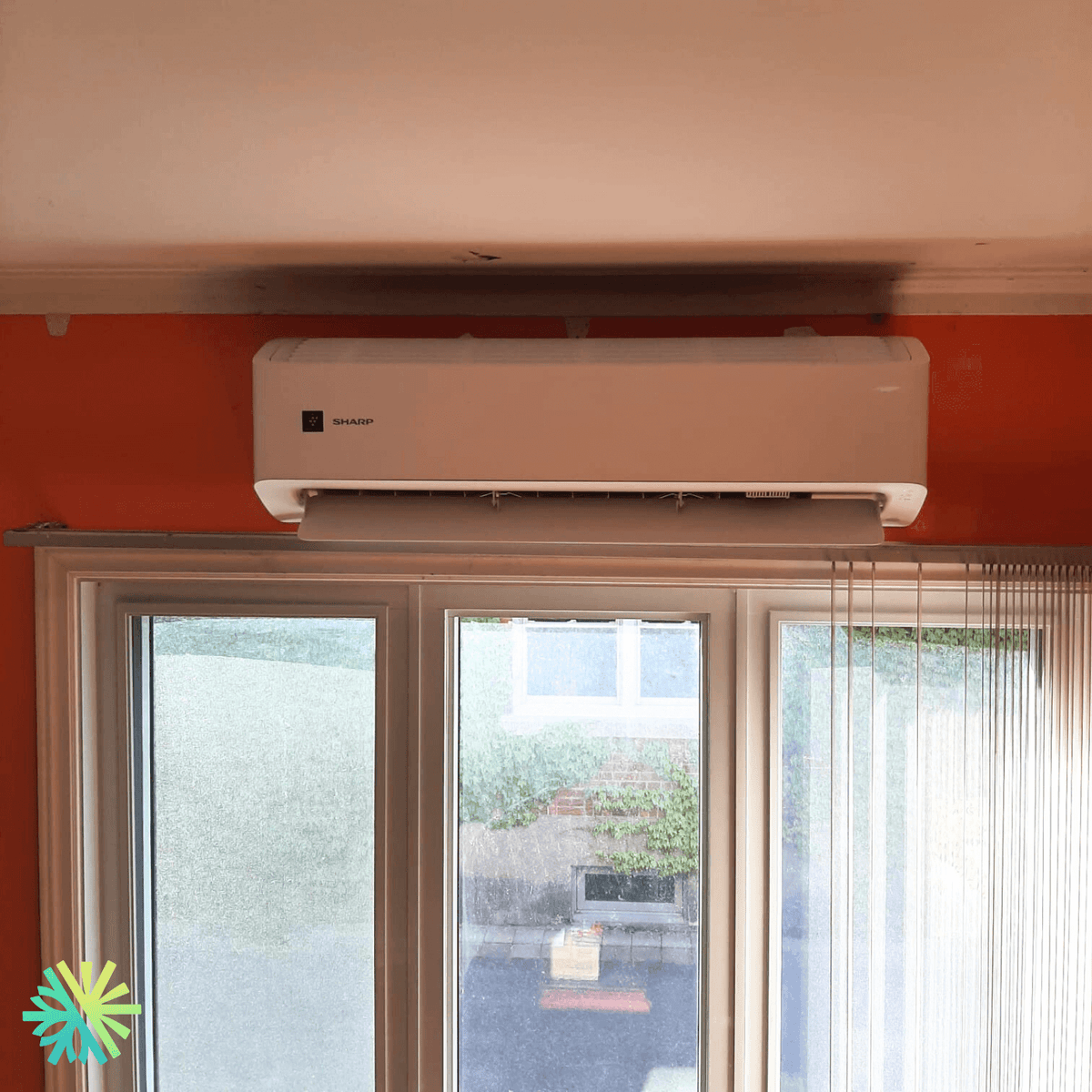 Installation of a Sharp ZU1 Wall-Mounted Heat Pump in Plateau-Mont-Royal, Montreal