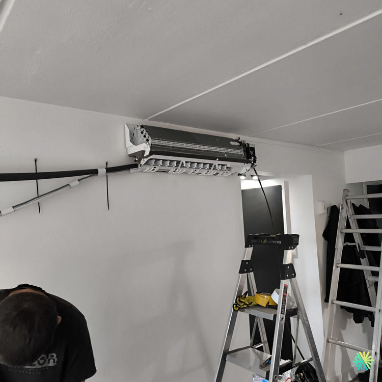 Réparation d’un climatiseur mural Midea à Sainte-Julie