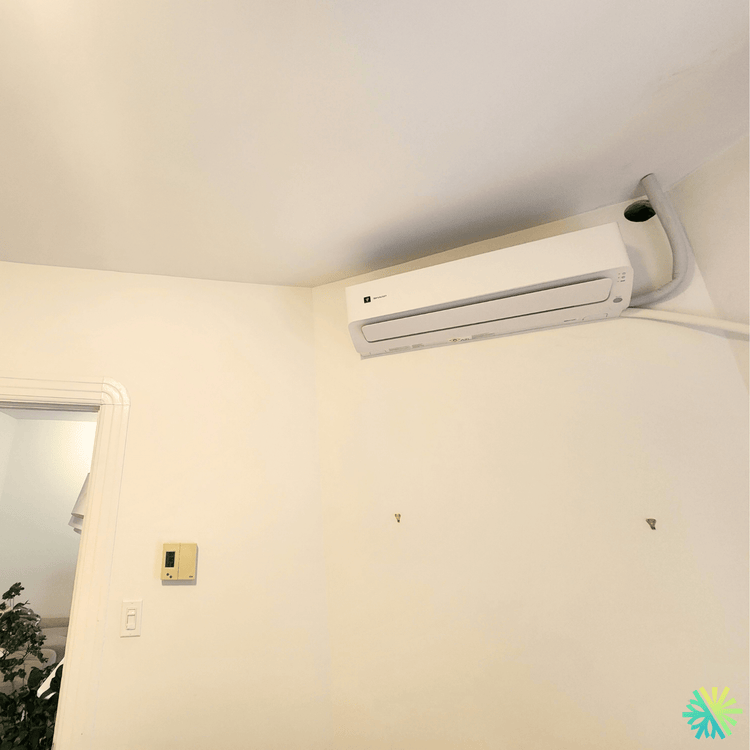 Installation d’une thermopompe murale Sharp ZU1 à Rosemont–La Petite-Patrie