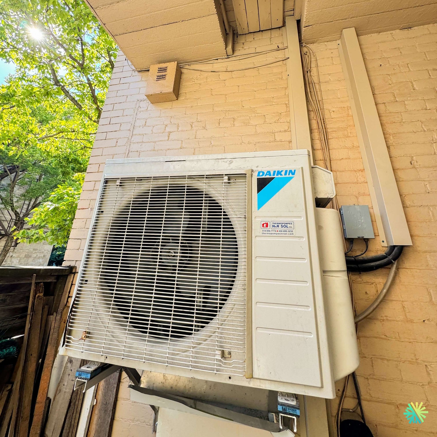 Réparation d’une thermopompe murale Daikin à Montréal
