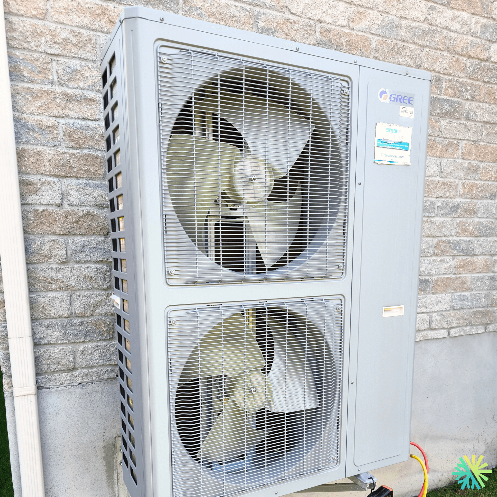 Service CVAC à Sainte-Dorothée (Laval) : entretien et diagnostic d’une thermopompe centrale Gree Flexx Ultra R32