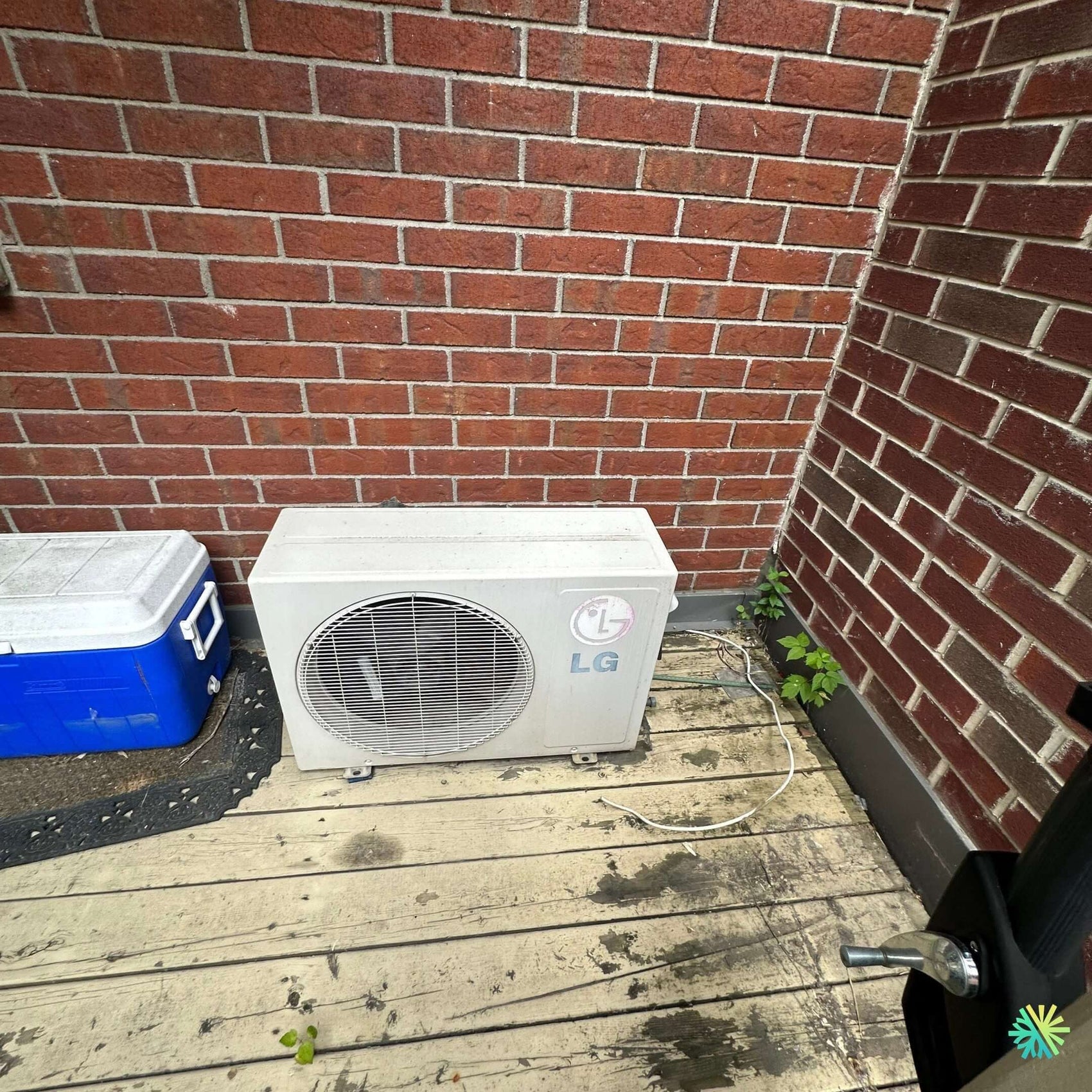 Réparation d’une thermopompe murale LG à Outremont