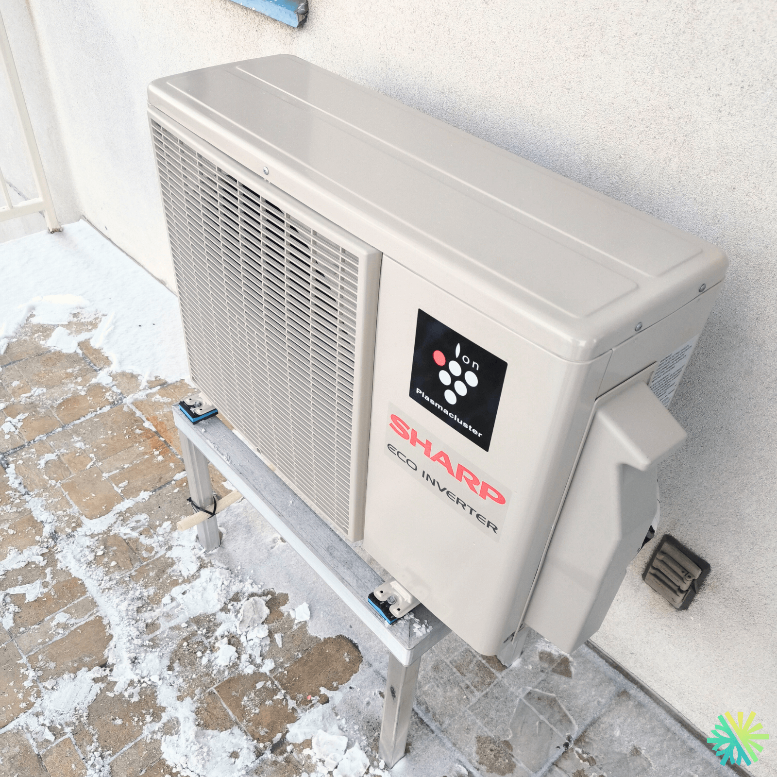 Installation d’une thermopompe murale Sharp à Ville-Marie (Montréal)