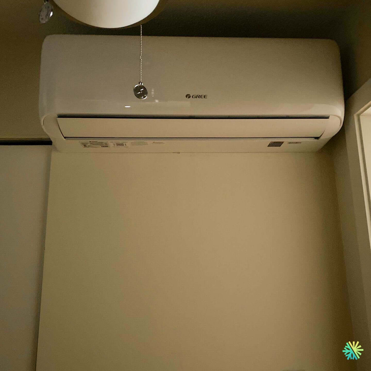 Installation of a GREE LIVO R32 Wall-Mounted Heat Pump in Côte-des-Neiges
