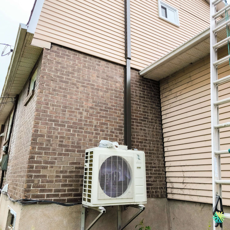 Installation d’une thermopompe centrale ELIOS R454B à Noyan, en Montérégie
