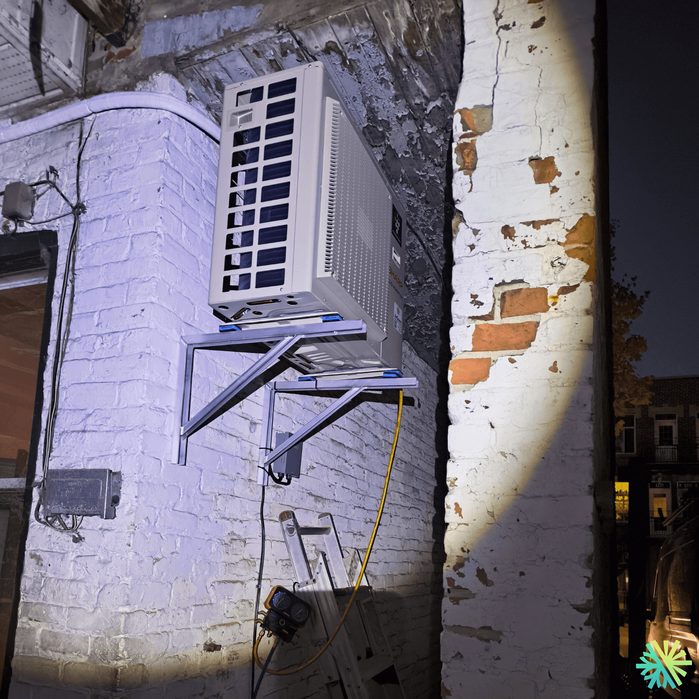 Installation d’une thermopompe murale Sharp ZU1 à Rosemont–La Petite-Patrie (Montréal)