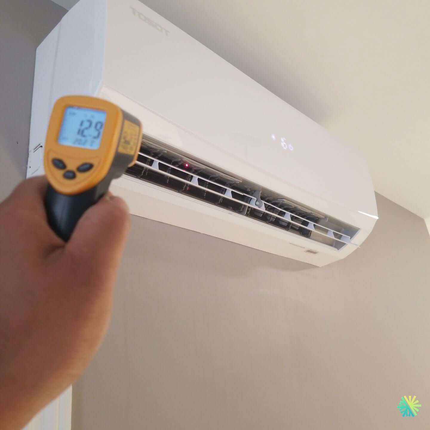 Réparation d’un climatiseur mural Tosot à Brossard