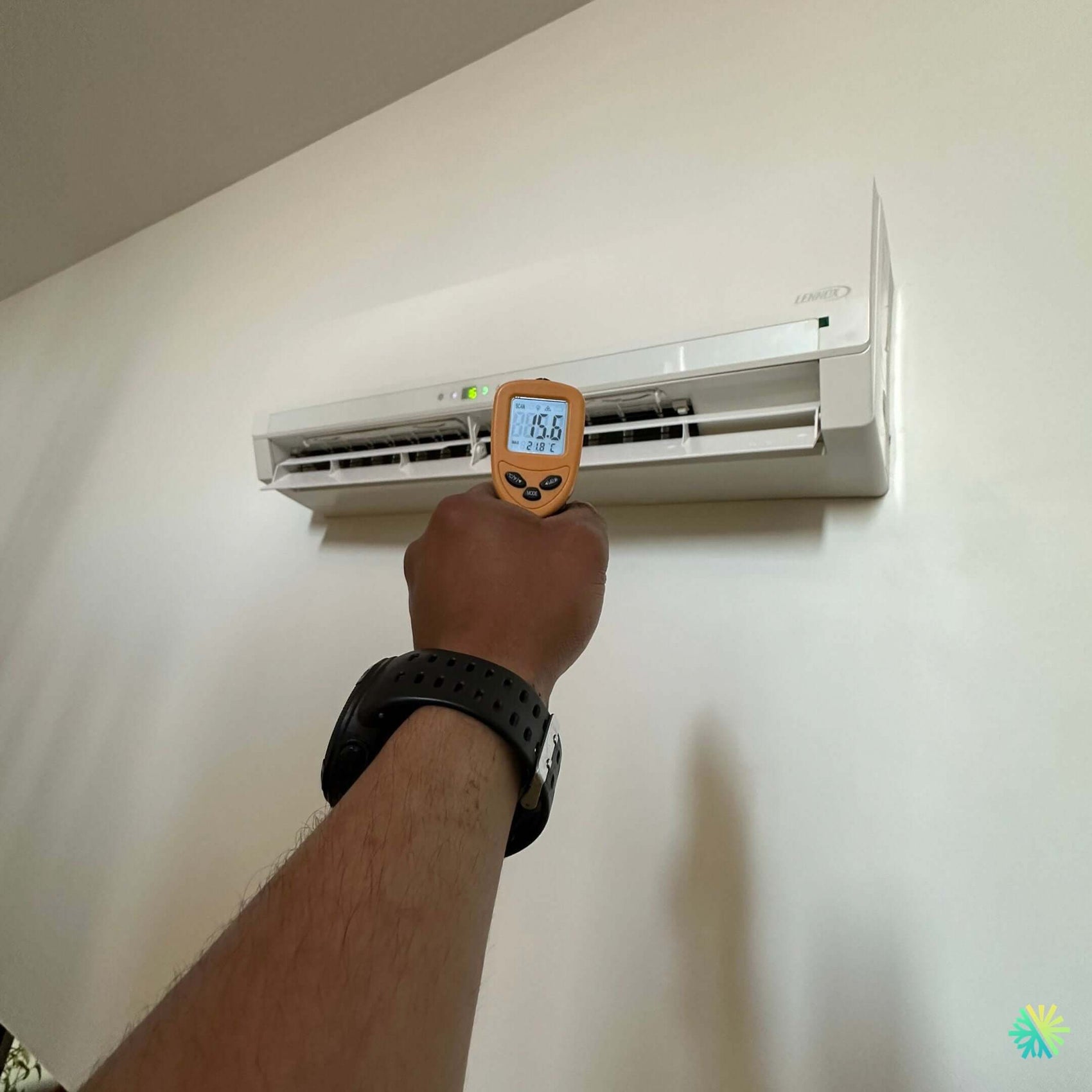 Réparation d’une thermopompe murale Lennox à Sainte-Dorothée