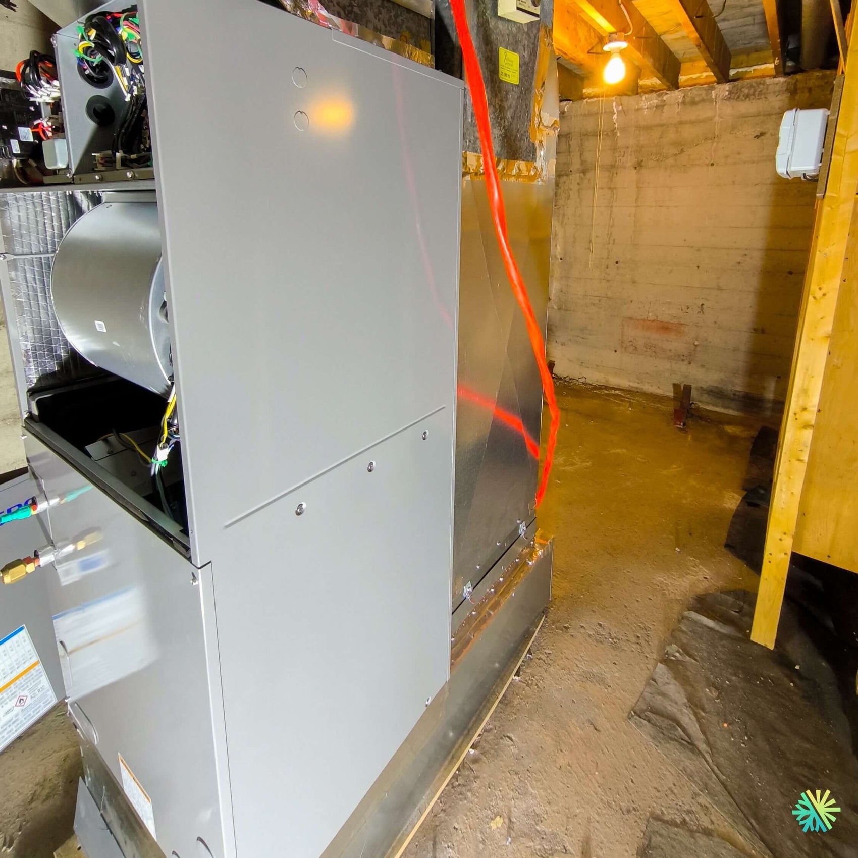 Installation d’une fournaise électrique GREE FLEXX Air Handler à Montréal-Nord : système central CVAC installé en sous-sol pour une distribution d’air plus stable