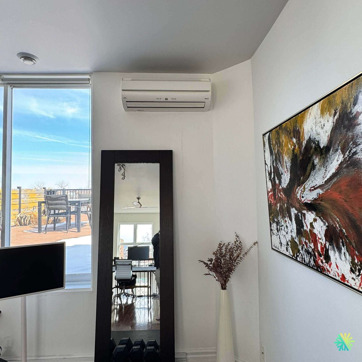 Installation d’une thermopompe murale Gree dans un condo au Plateau-Mont-Royal