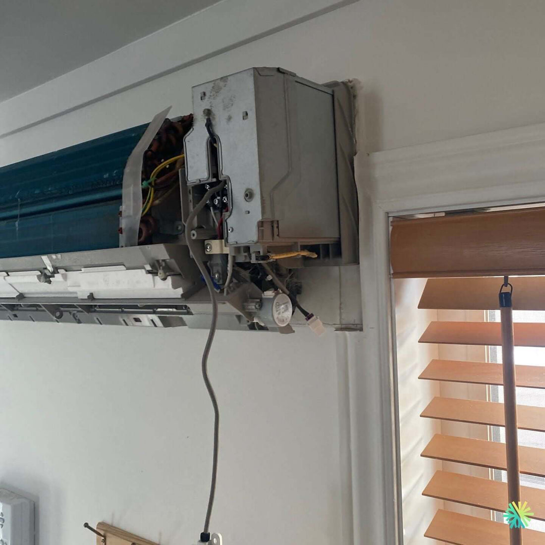 Repair of a Fujitsu wall-mounted heat pump in Outremont - AirGreen ...