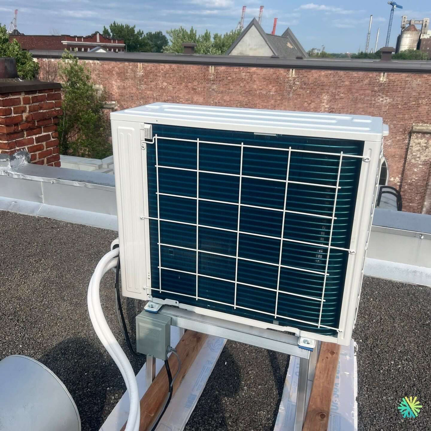 Réparation d’une thermopompe murale Midea à Hochelaga-Maisonneuve