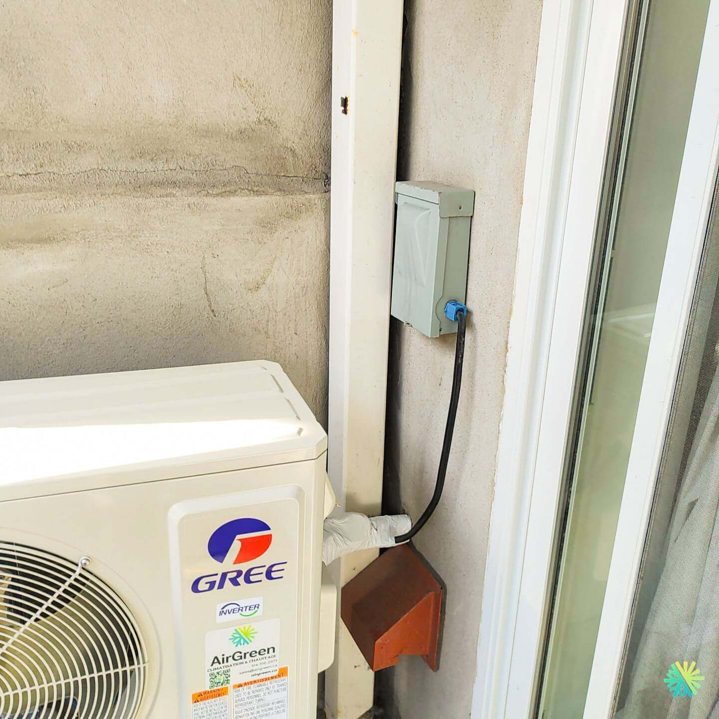 Installation d’urgence : comment AirGreen a sauvé un mariage en installant un climatiseur mural en pleine réception à Laval