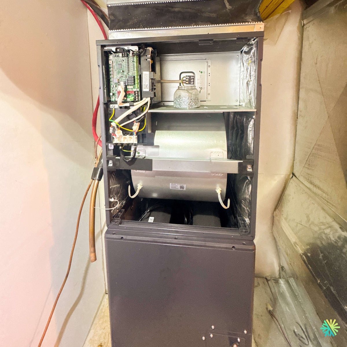 Installation d’une fournaise électrique MIDEA EVOX G3 à Villeray–Saint-Michel–Parc-Extension, Montréal