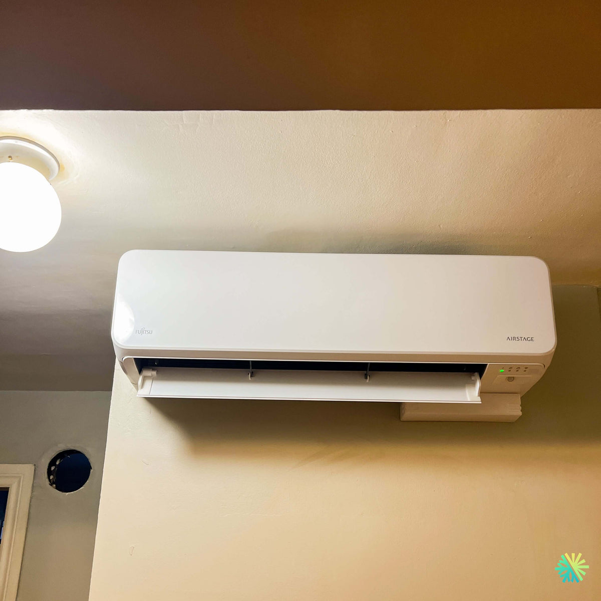 Installation d’une thermopompe murale FUJITSU AIRSTAGE ORION XLTH+ à Saint-Jean-sur-Richelieu, en Montérégie