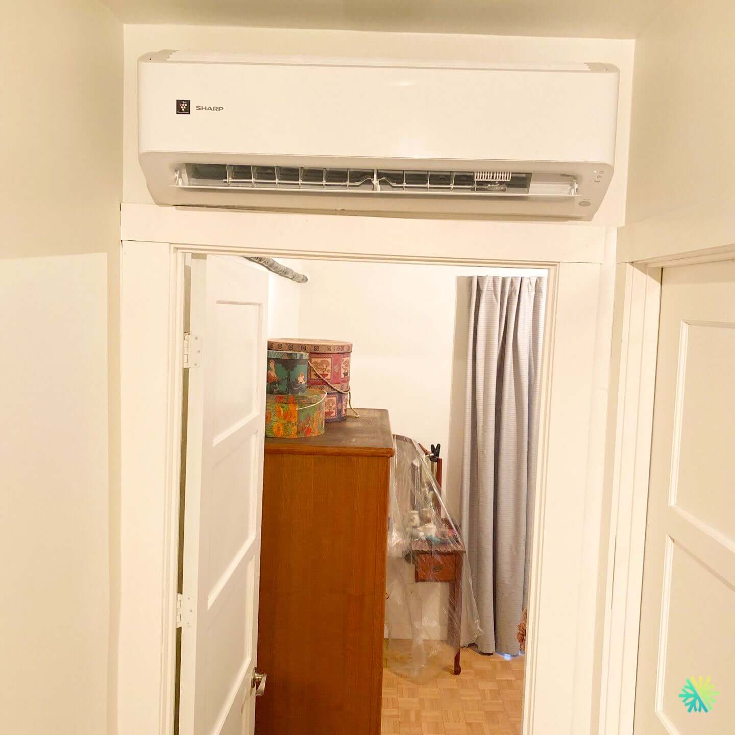 Un appel de service rapide et efficace pour une thermopompe murale Sharp à Cartierville