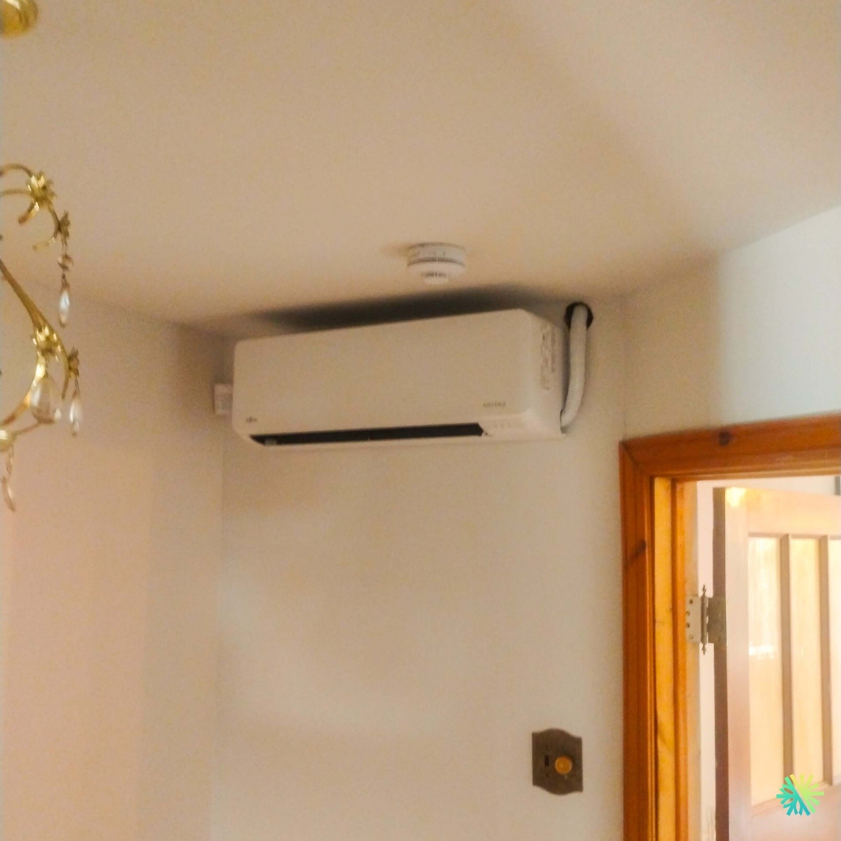 Installation d’une thermopompe murale FUJITSU ORION XLTH KZAH R-32 12 000 BTU à Anjou
