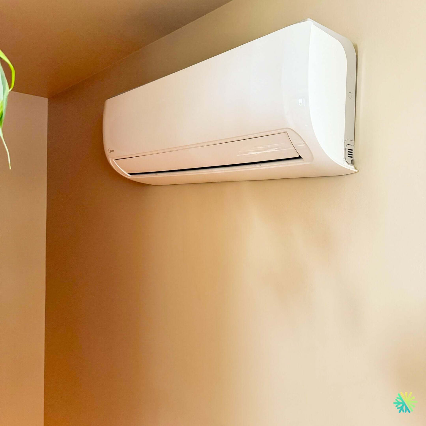 Service rapide et efficace pour une thermopompe murale Midea à Dollard-des-Ormeaux