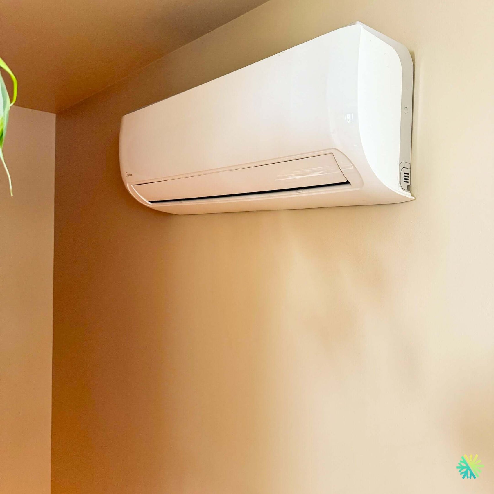 Service rapide et efficace pour une thermopompe murale Midea à Dollard-des-Ormeaux