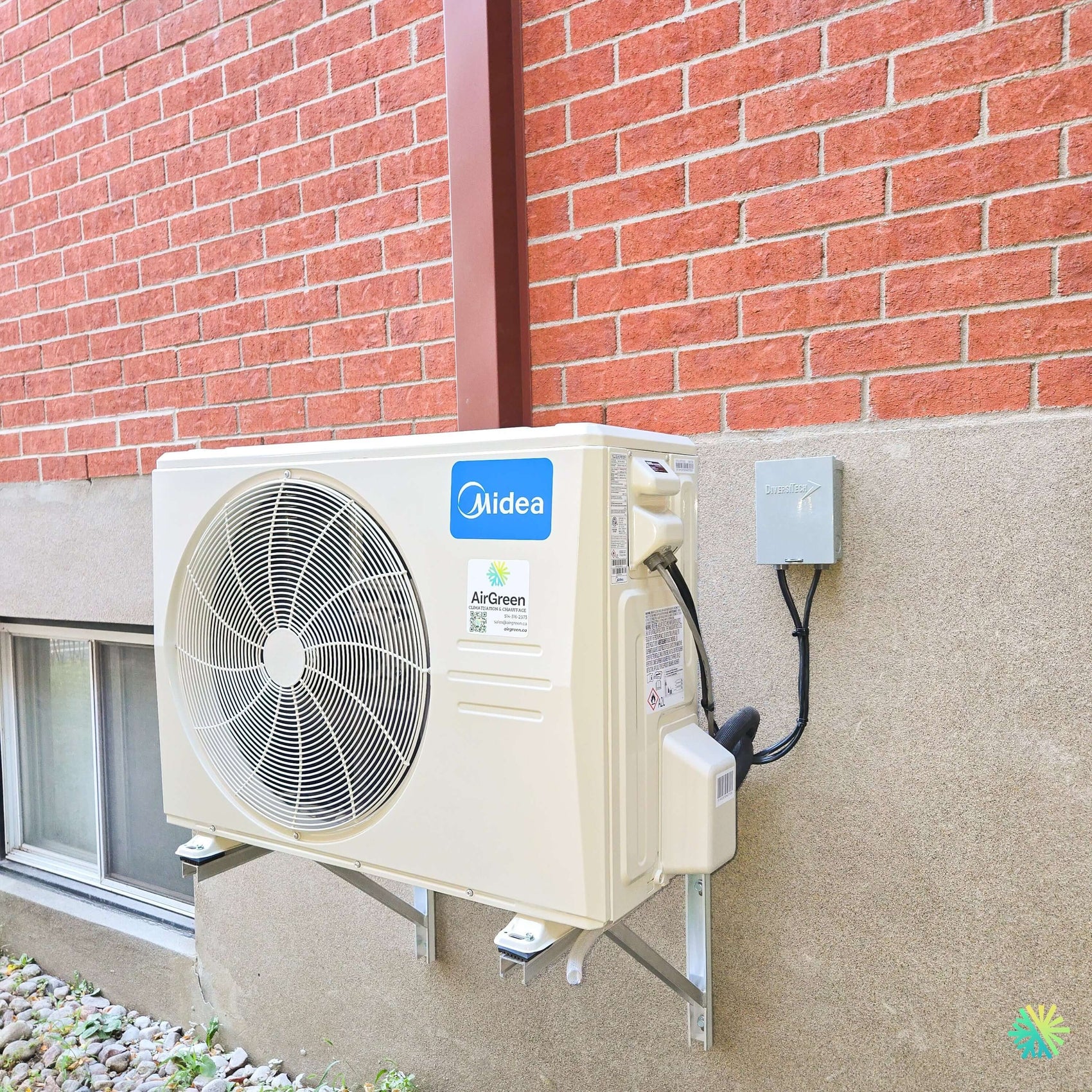 Installation d’une MIDEA35 12 000 BTU Thermopompe Murale – Climatiseur – Mini Split dans le West Island