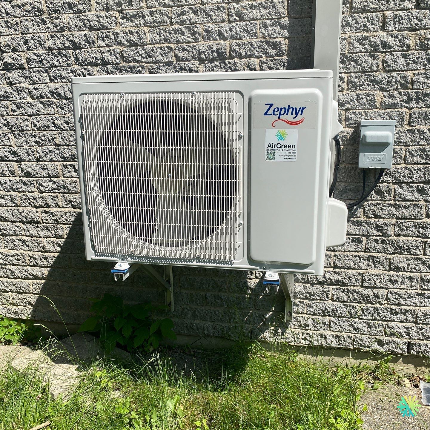 Installation d’une Zephyr thermopompe murale à Vimont (Laval)