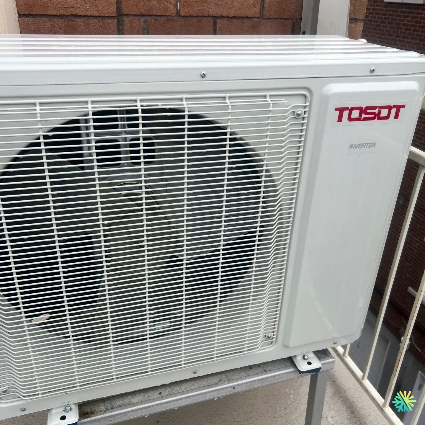 Installation d’une Tosot Inverter thermopompe murale à Rosemont–La Petite-Patrie