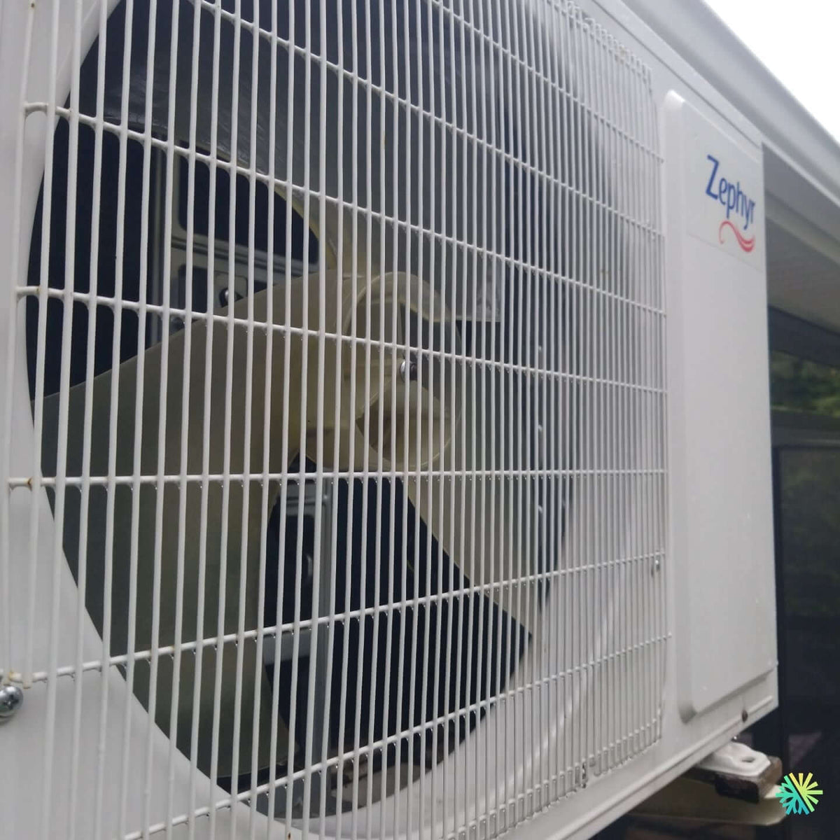Installation d’une thermopompe Zephyr à Sainte-Dorothée (Laval)