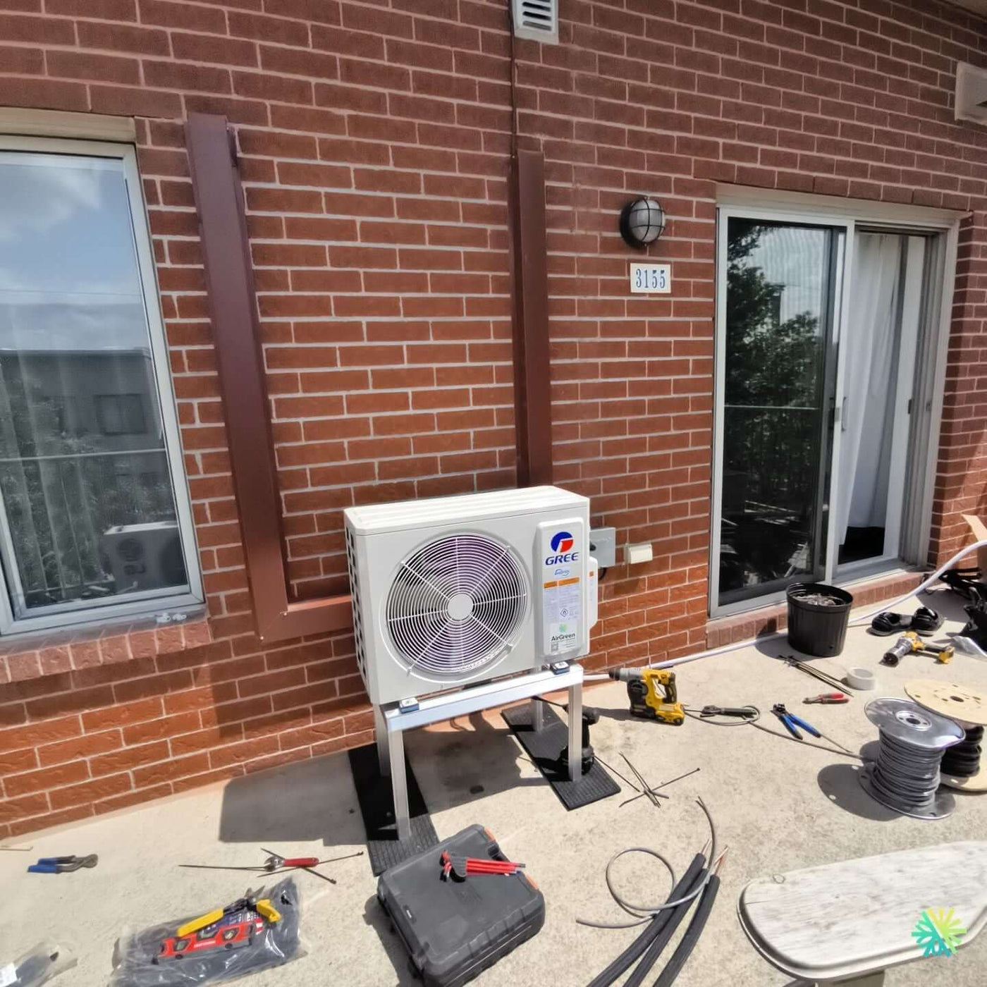 Installation d’une GREE (série R32) thermopompe murale à Chomedey (Laval)