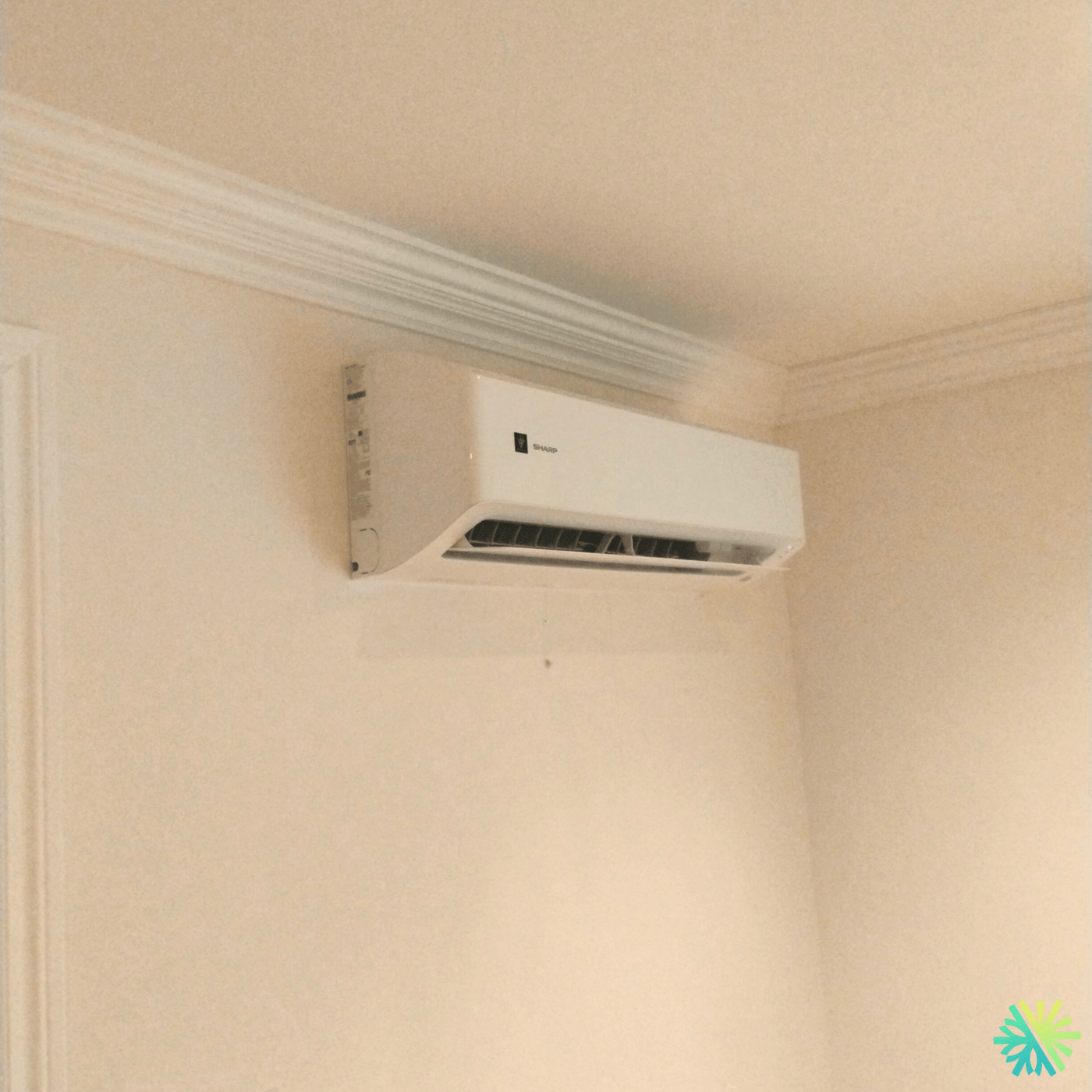 Installation d’une thermopompe murale Sharp à Outremont (Montréal)