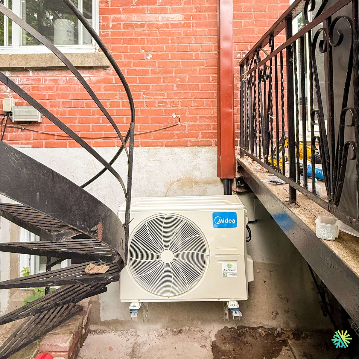 Installation d’une thermopompe murale MIDEA MIDEA35 à Hudson, en Montérégie