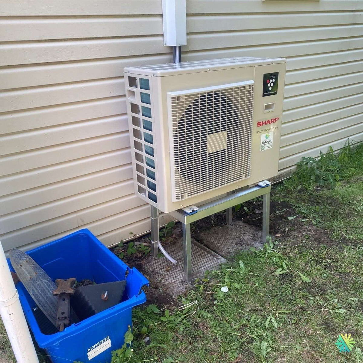 Installation d’une thermopompe murale Sharp ZU1 à Sainte-Dorothée (Laval)