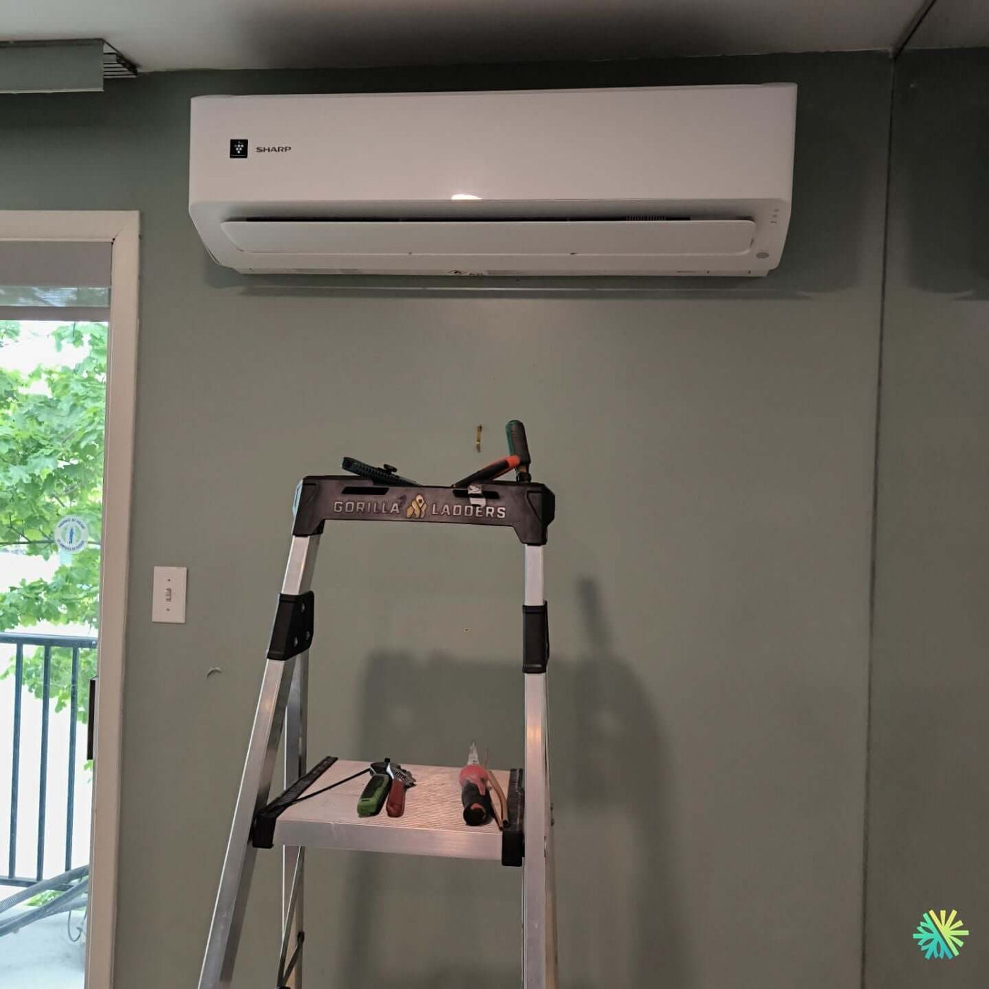 Installation d’une Sharp R-32 thermopompe murale à Mercier–Hochelaga-Maisonneuve