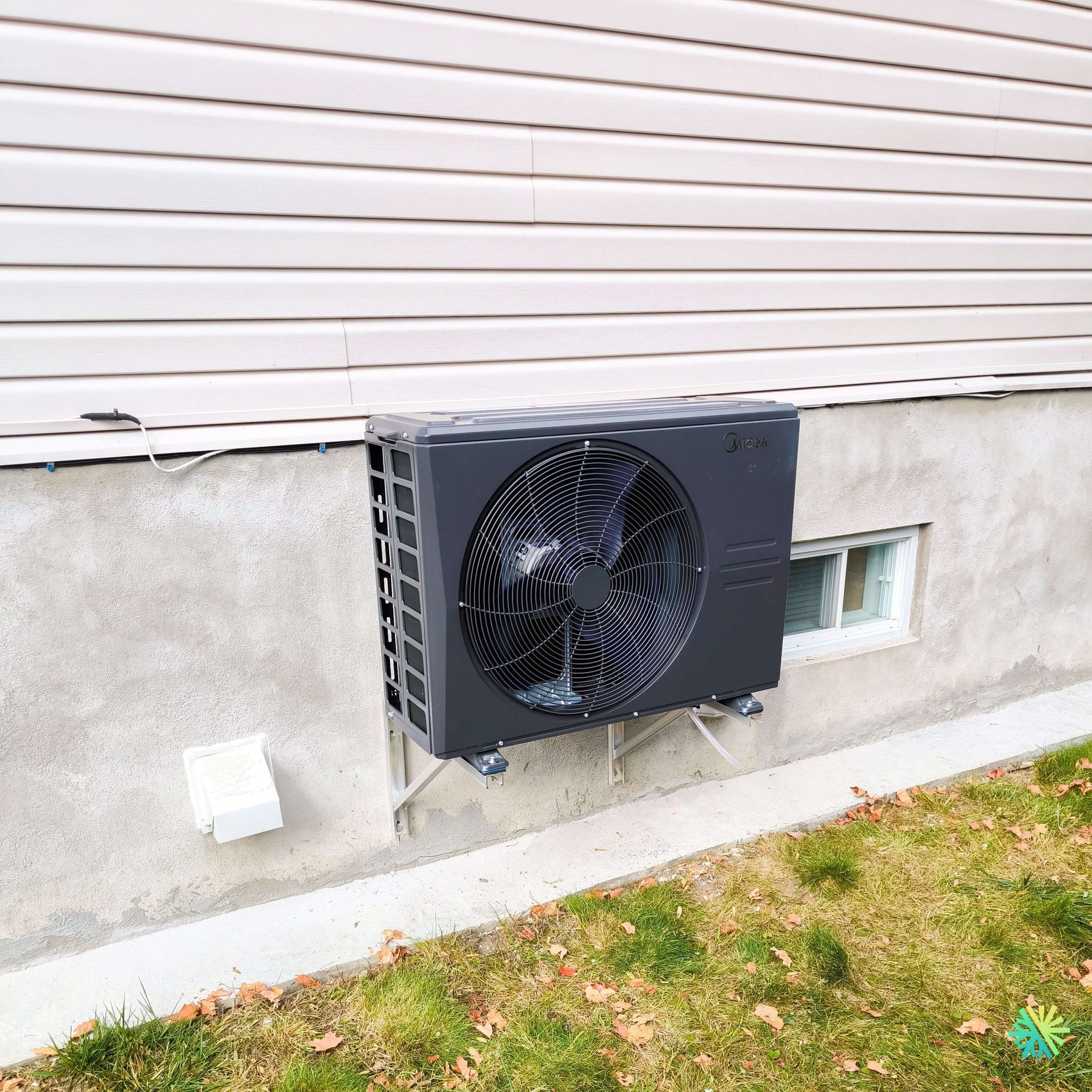 Installation d’une thermopompe centrale MIDEA EVOX G3 2 tonnes sur la Rive Nord de Montréal