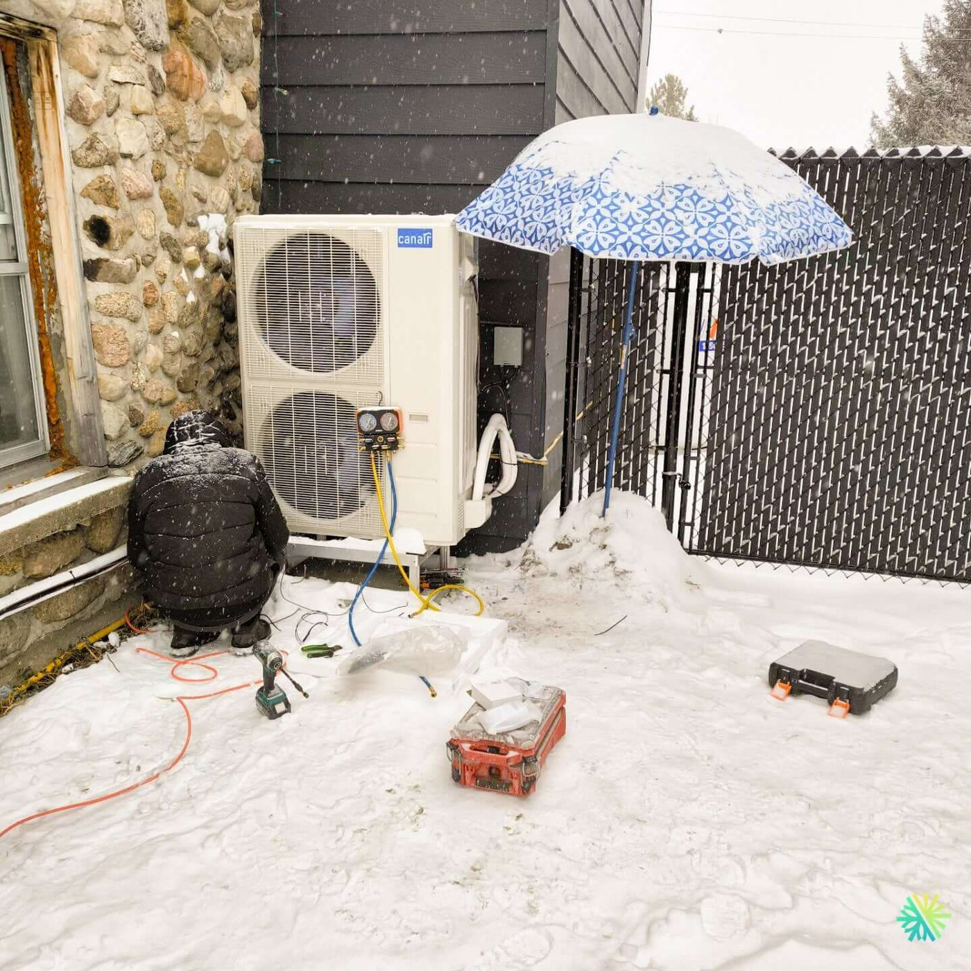 Installation d'une thermopompe centrale Canair -30 à Rive Sud