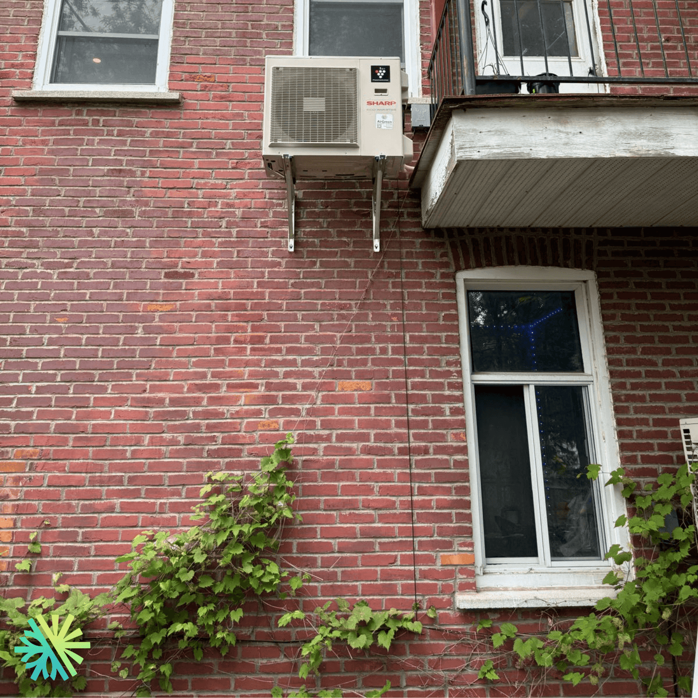 Installation d'une thermopompe murale Sharp ZU à Dollard-des-Ormeaux, Montréal