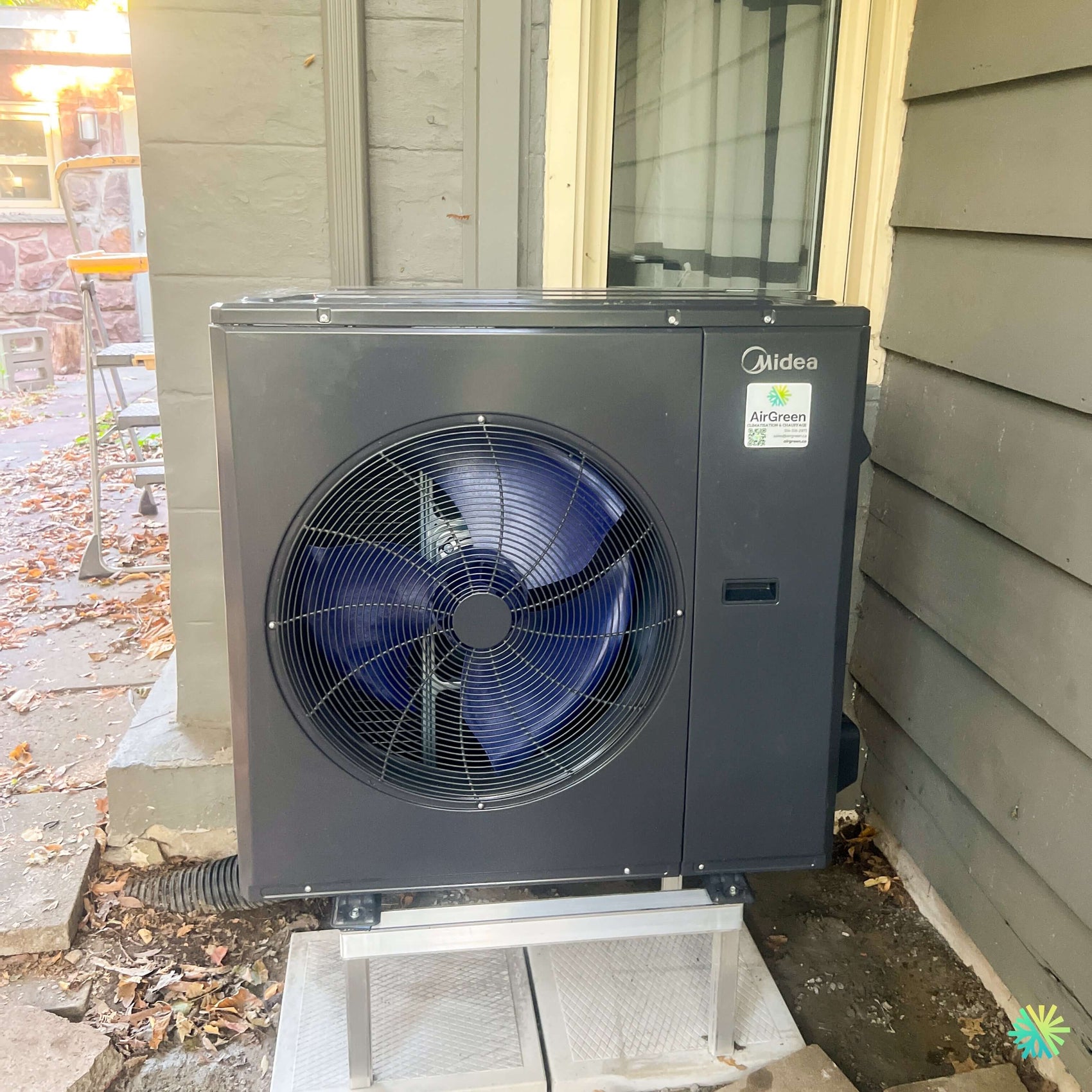 Installation d’une Thermopompe Centrale MIDEA EVOX G3 3 Tonnes à Chomedey, Laval