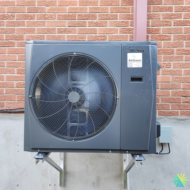 Installation d’une thermopompe centrale Midea EVOX G3 à Sainte-Rose (Laval)